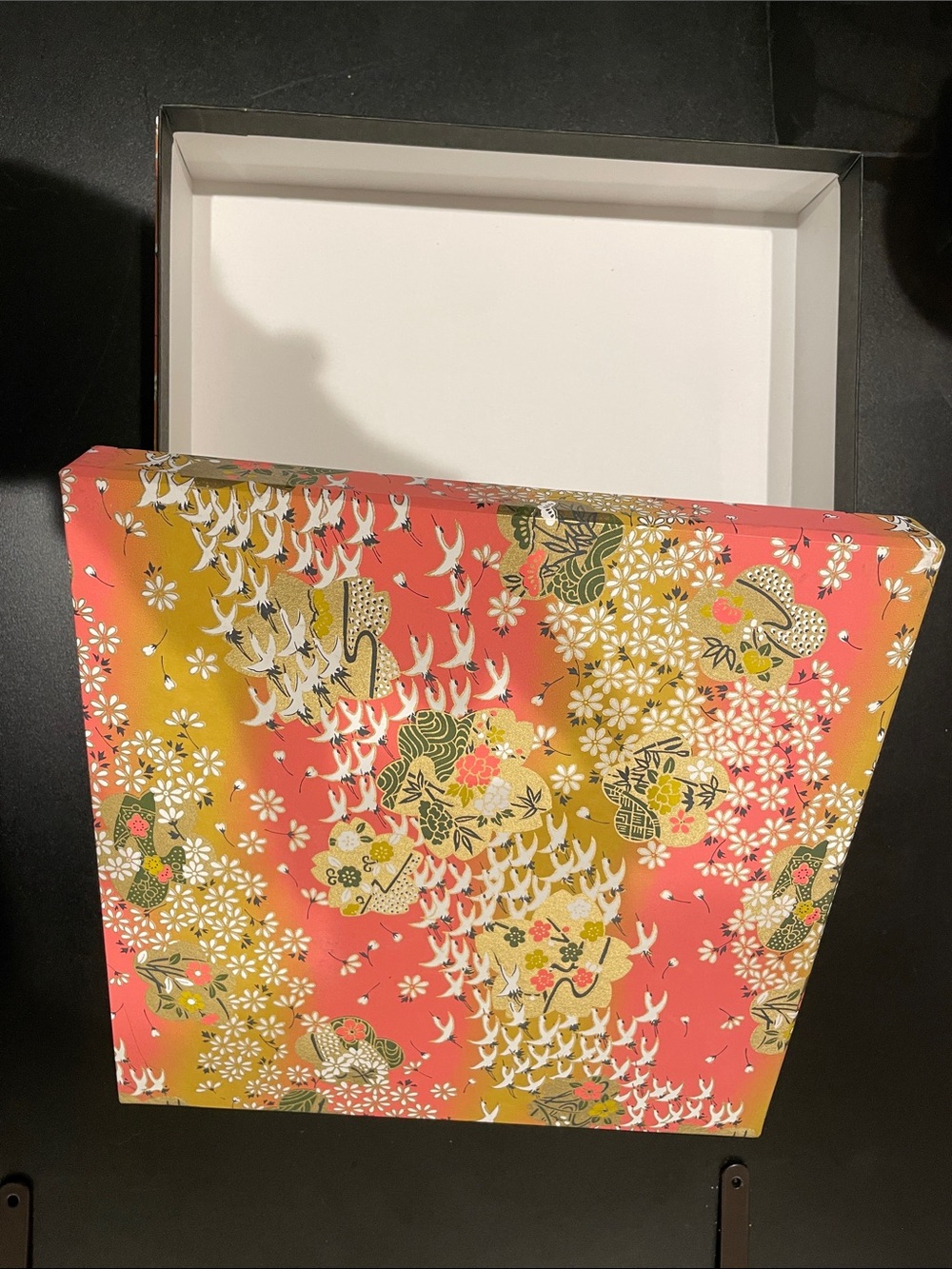 Decorative Floral Pattern Gift Box Lid in Coral and Mustard